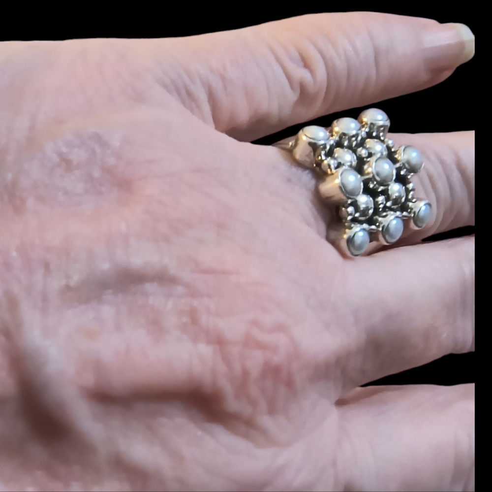 Chic Gold And Silver Cluster Ring - image 7